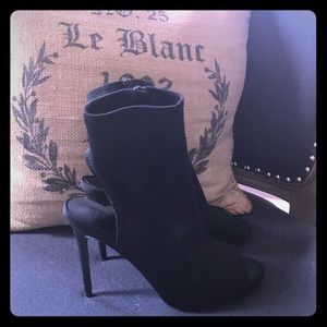 Barely worn Asos peep toes!!
